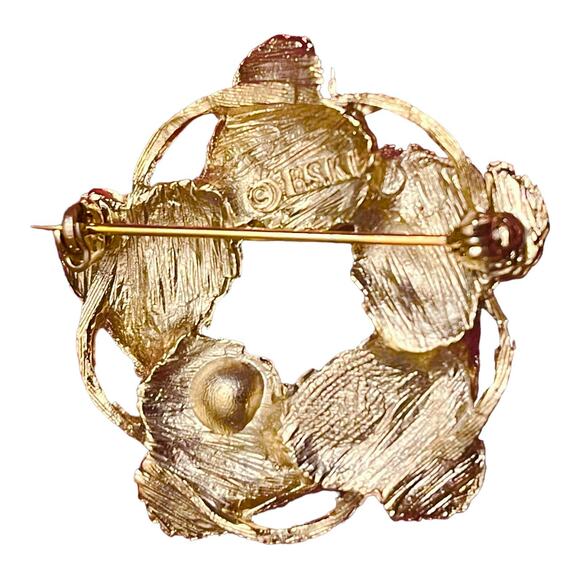 Vintage BSK Gold Leaf Wreath BROOCH Faux Pearl Accent 1.5" Pin Round Signed - Picture 3 of 4